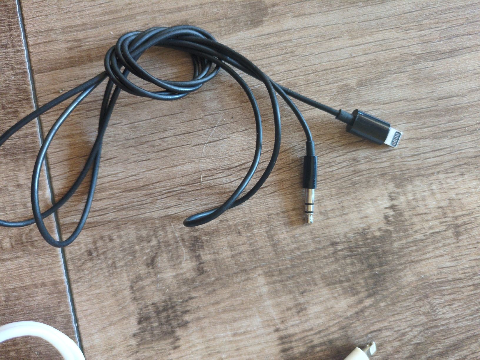 Apple Caricabatterie: Ladekabel Iphone mit USB + Autoadapter + AUX – Usato da Worb venduto da aba_t8l5 2