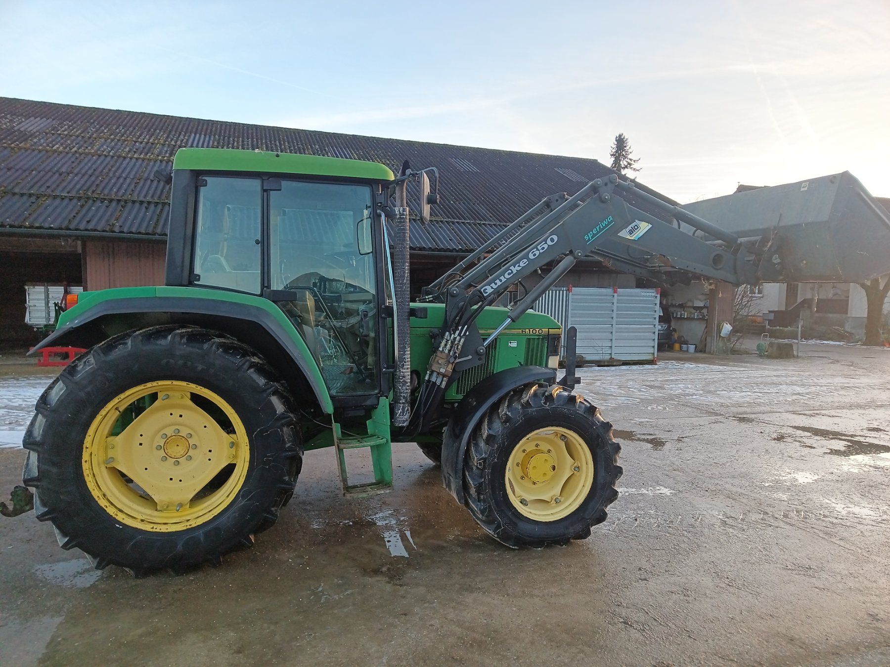 John Deere Trattori: Traktor John Deere 6100 mit Frontlader Alö – Usato da Selzach venduto da oppla 2