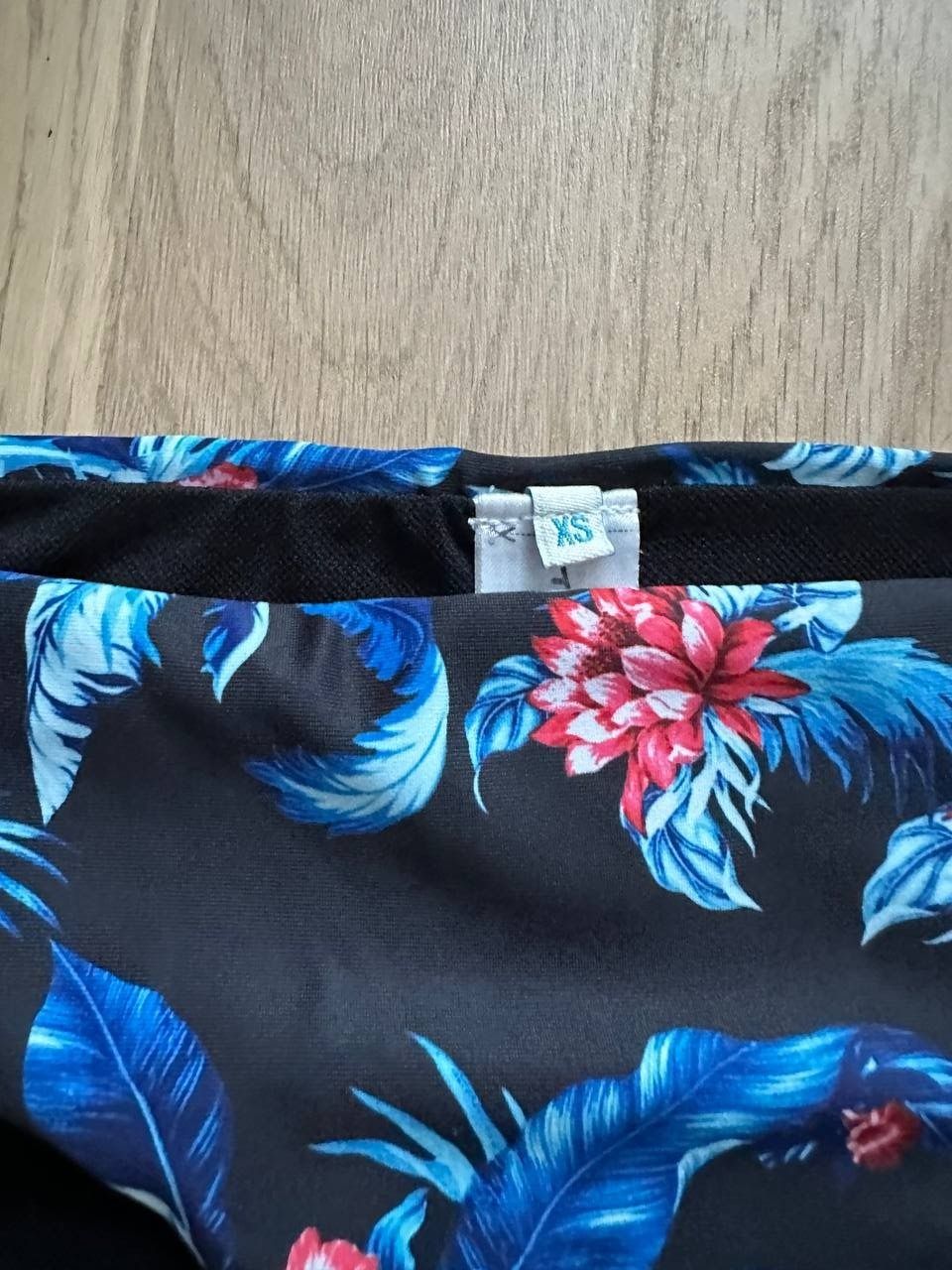 Badekleider & Bikinis: Swimwear / Badeanzug / Badekleid – Gebraucht aus Bülach von Recherchieren 3