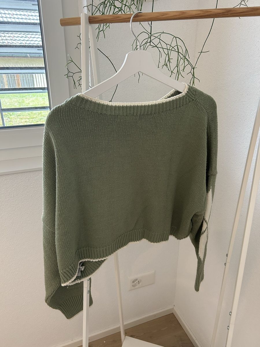 Stradivarius Pulls et sweat-shirts: Stradivarius Strickpullover Grösse S – D'occasion à Niederhelfenschwil par aur_ms6f 1
