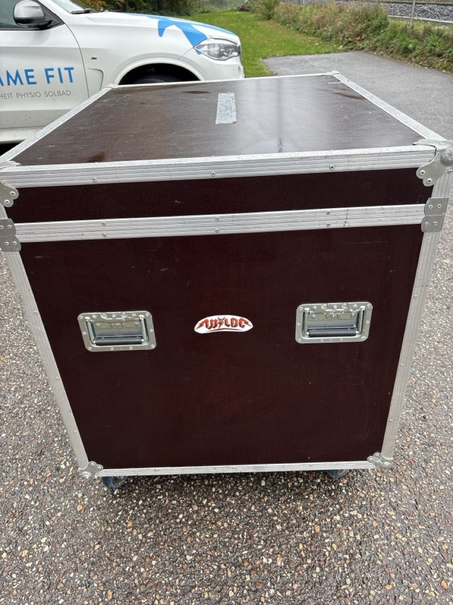 Caisses de transport: Flightcase mit Räder – D'occasion à Lützelflüh-Goldbach par Deiv4 1