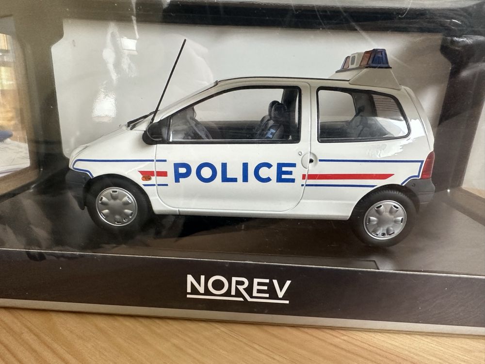 NOREV RENAULT TWINGO 1995 POLICE 1:18 EUR 72,79 - FR