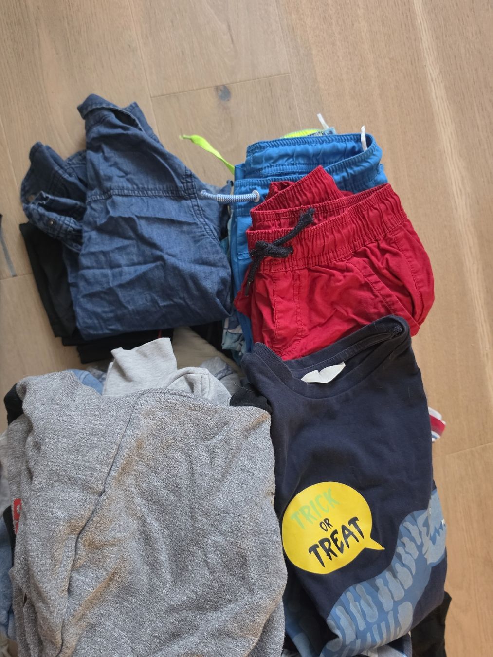 Lotti & Set di vestiti: 122/128 Boys Set – Usato da Courtelary venduto da dcubadda 6