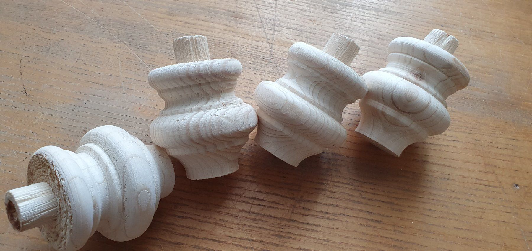 Articles en bois: 4 Kugelfüsse – D'occasion à Flawil par Naphtali 1