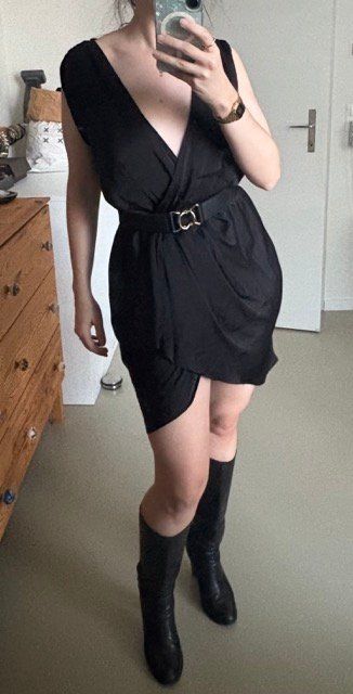 La Redoute Vestiti: Petite robe noire drapée col plongeant T. S – Usato da Zürich venduto da AnnaSa 1