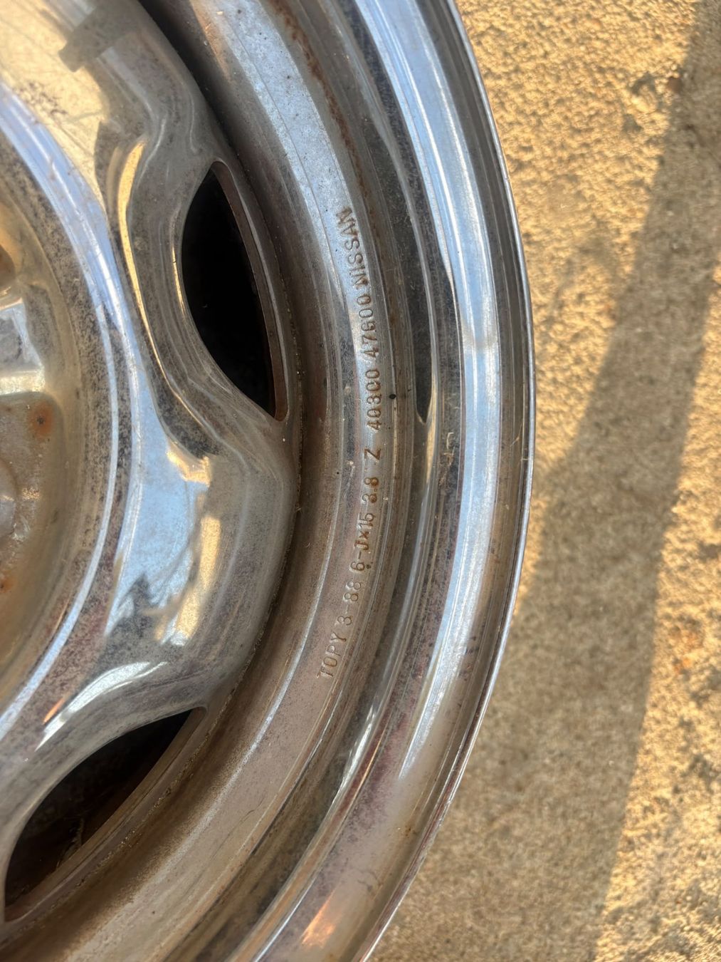 Nissan Jantes: Cerchi cromati 5 buchi – D'occasion à Quartino par 5franc 1