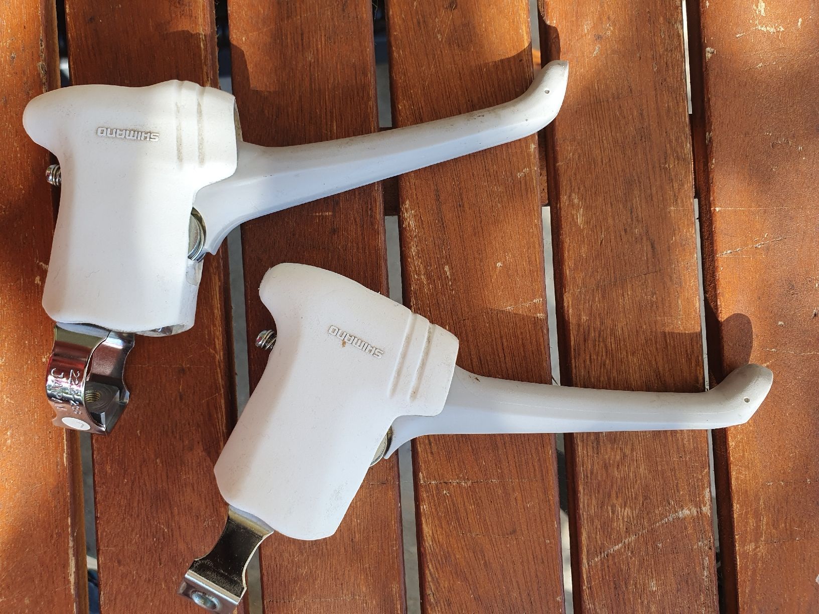 Shimano Pezzi di ricambio: 2 Bremshebel Neu SHIMANO BL-E700( L) – Nuovo (secondo la descrizione) da Niedergösgen venduto da joh_6txt