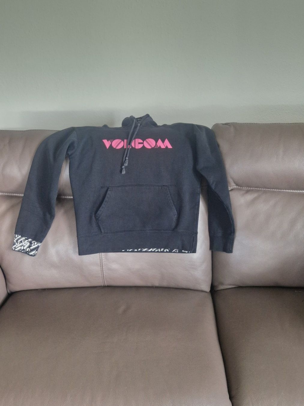 Pulls & Sweat-shirts: Pullover-Volcom – D'occasion à Triengen par KittyKat6 4