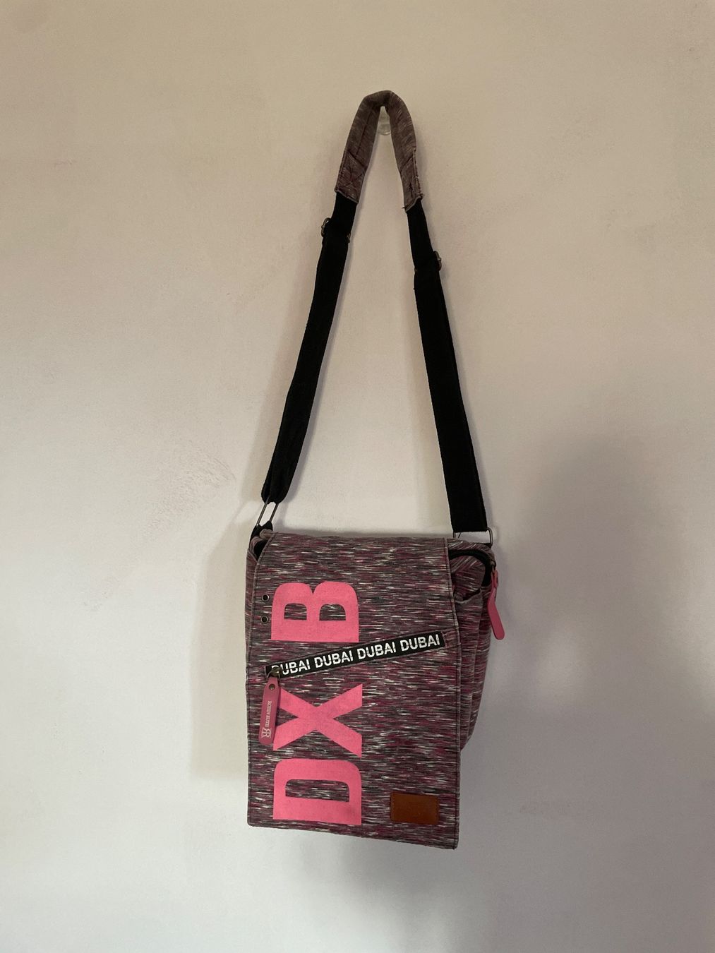 Taschen: Sac Dubaï bordeaux – Gebraucht aus Lausanne von log_rrq7