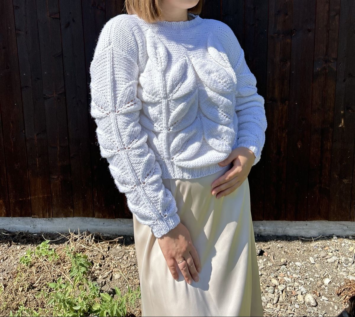 Pullover & Sweatshirts: Wunderschöner handgestrickter Damenpullover in Weiß mit eine – Neu und originalverpackt aus Rüthi (Rheintal) von gro_b2bz 2