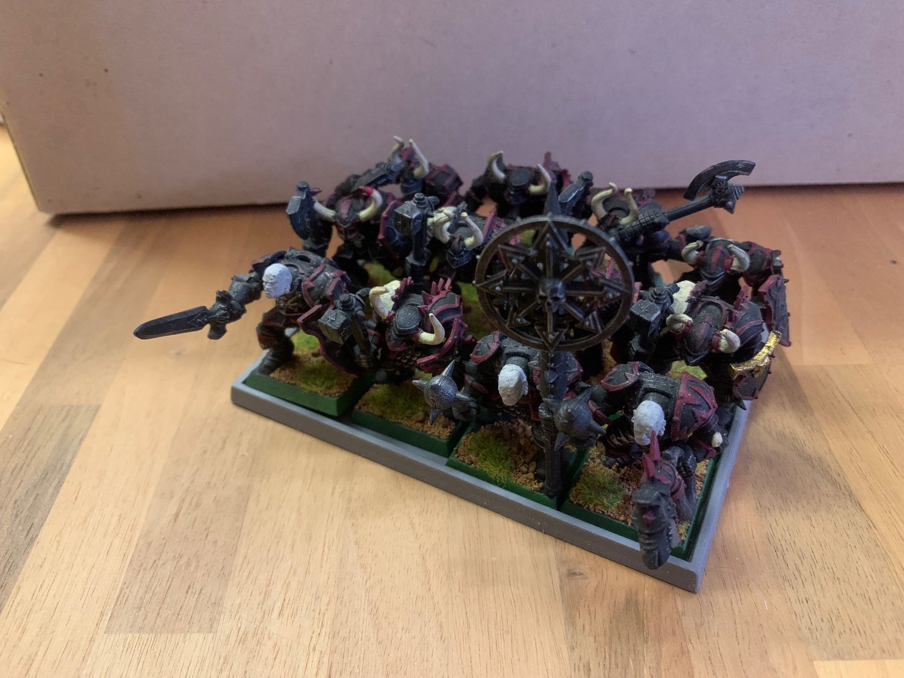 Statuette: Warhammer Fantasy Krieger des Chaos – Usato da Winterthur venduto da Compiorg 2