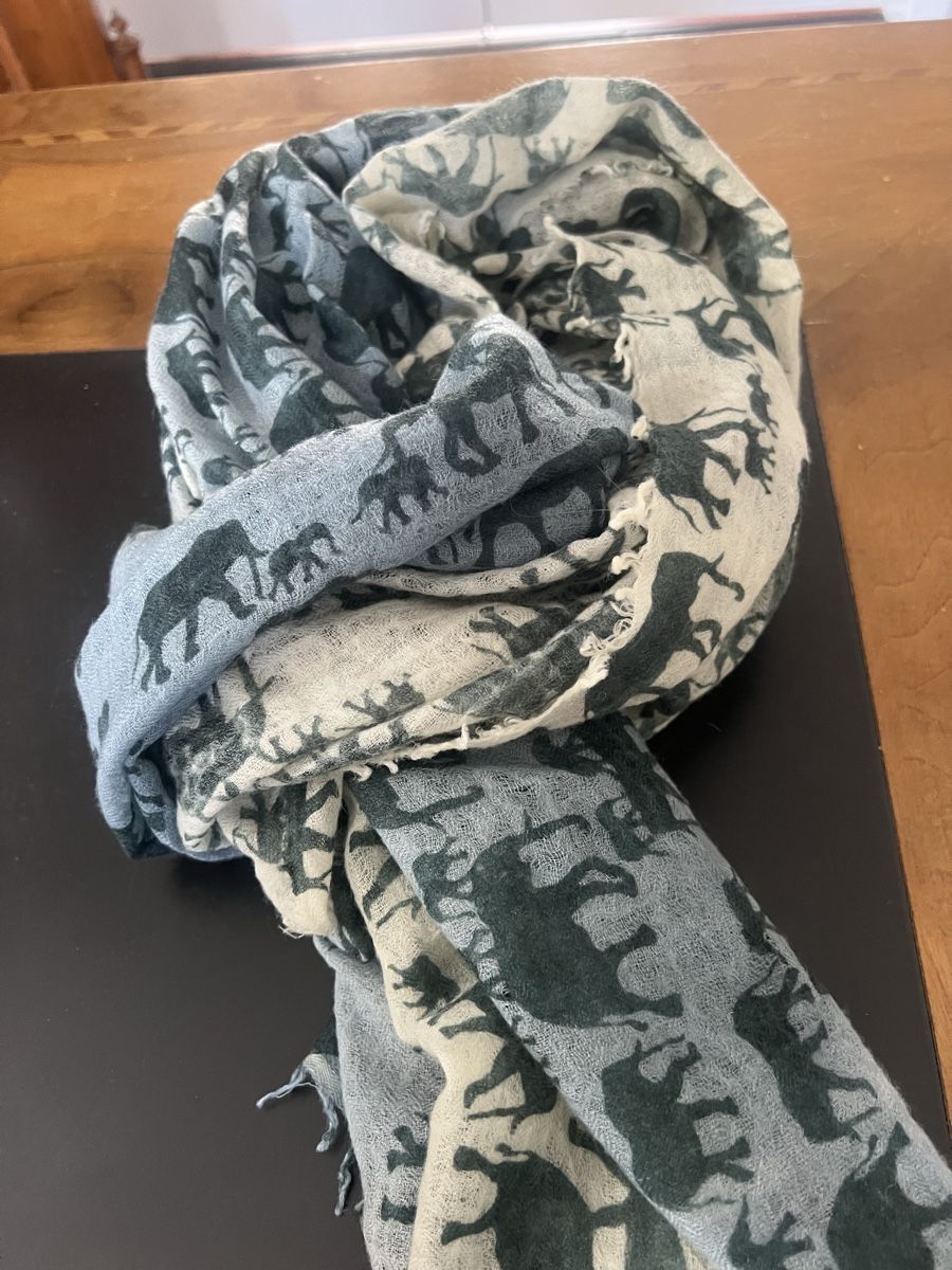 Foulard & Sciarpe: Edler Schal Elefantenmuster, neuwertig, – Nuovo (secondo la descrizione) da Schaffhausen venduto da Bettina.maier