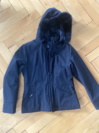 Veste  hiver 38 noir capuche en vrai fourrure envoi+8.50chf