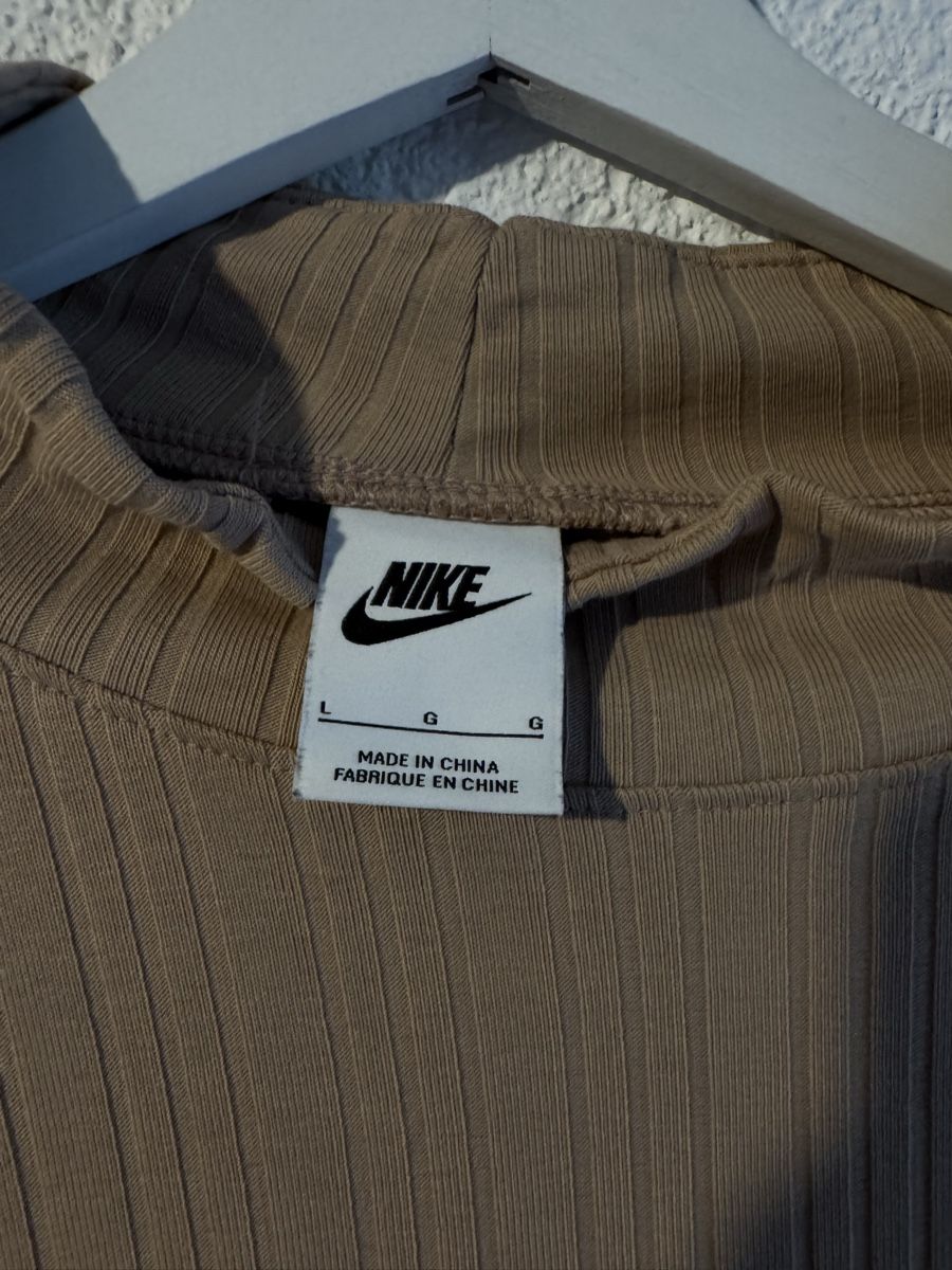 Nike Maglioni & Felpe: Nike Langarmshirt - Neu – Nuovo (secondo la descrizione) da Bätterkinden venduto da BernFashion 1