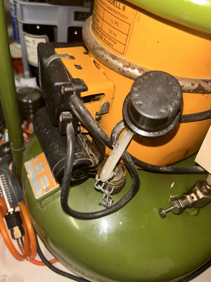 Jun-Air Compressori: Jun-Air Leiseluft- Kompressor - 15L, Jahr 1979! – Usato da Zürich venduto da jasmin011 5