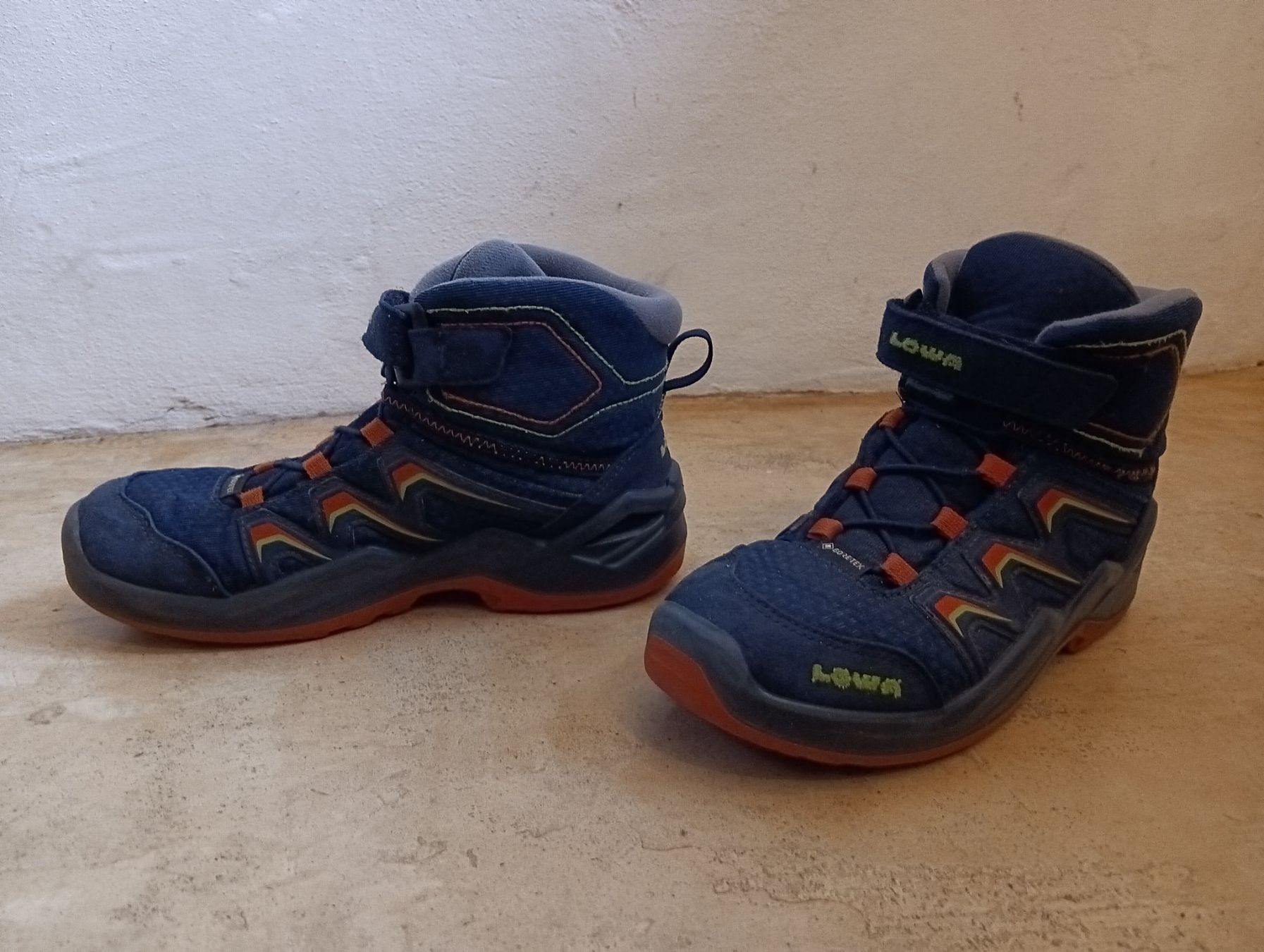 Scarpe per ragazzi: Wanderschuhe gefüttert 34 – Usato da Nänikon venduto da aweiss01 1