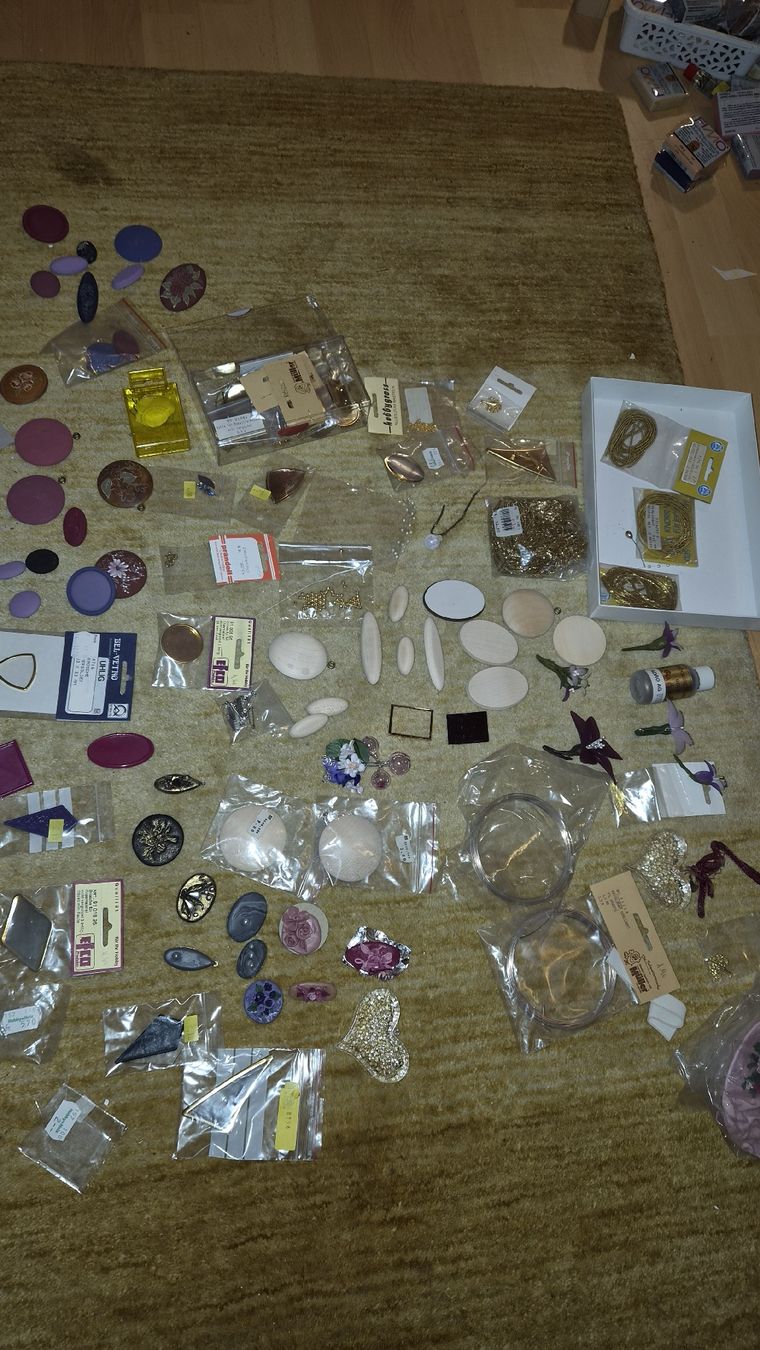 Kit bricolage: Bastelset Broschen Riesensammlung  – Nuovo (secondo la descrizione) da Kölliken venduto da MissesBossTop1 7