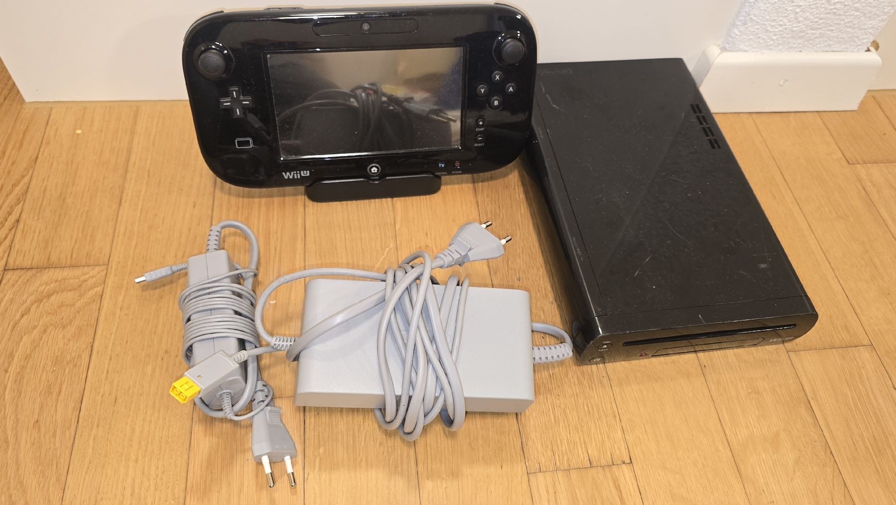 Nintendo Console: Nintendo Wii U – Usato da Lenzburg venduto da cameleoncolor