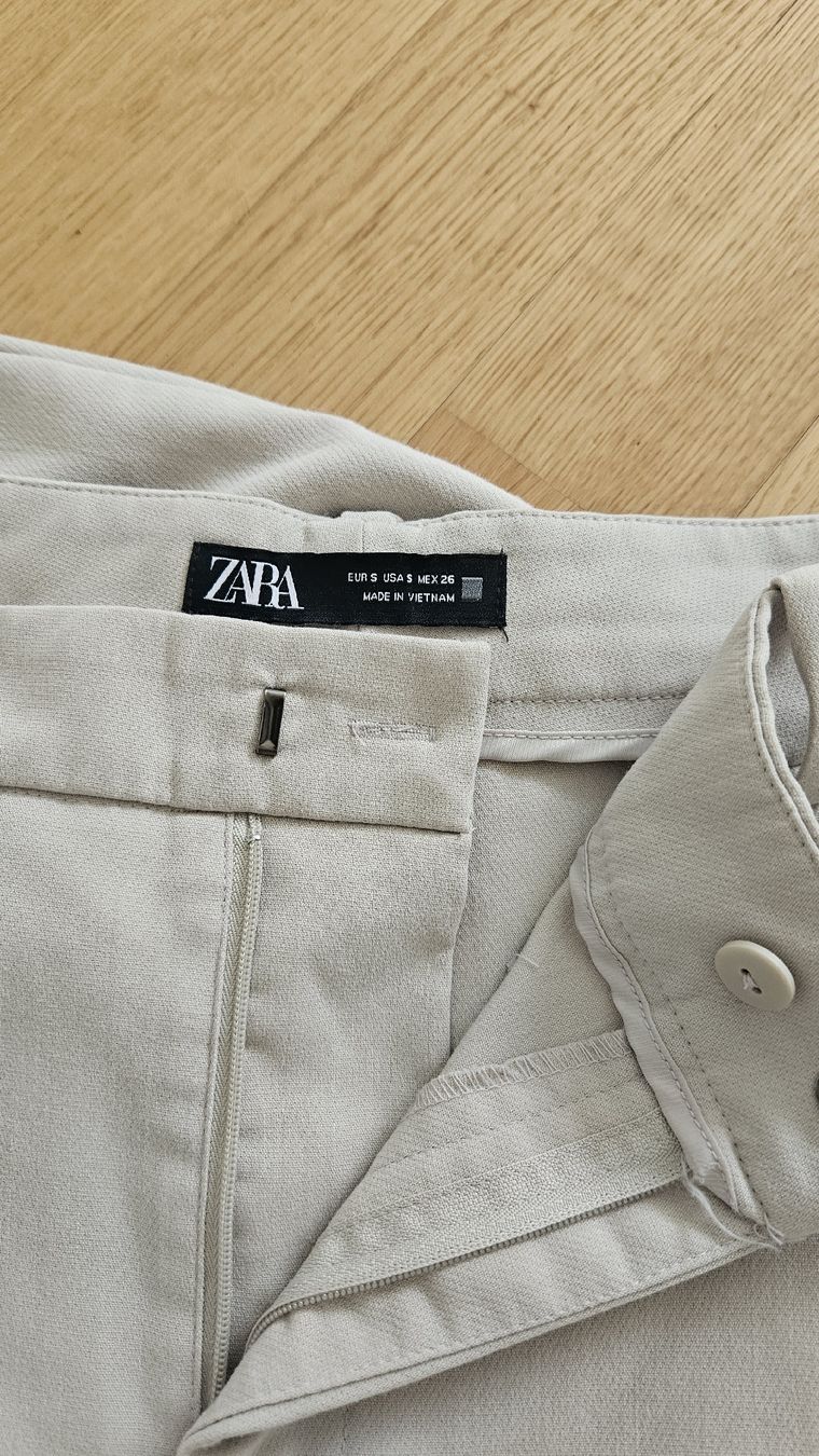 Zara Pantalons: Zara Bundfaltenhose, Beige, Grösse S – D'occasion à Wetzikon ZH par ELIVNE 3