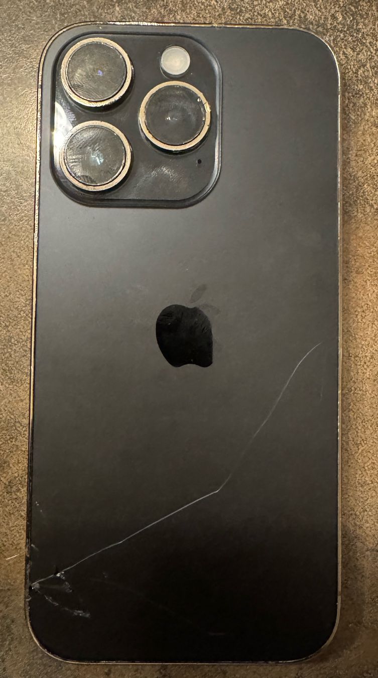 Apple Handys / Smartphones: Apple iPhone Smartphone Used with Cracked Display Screen – Gebraucht aus Glovelier von Sam-musique 4