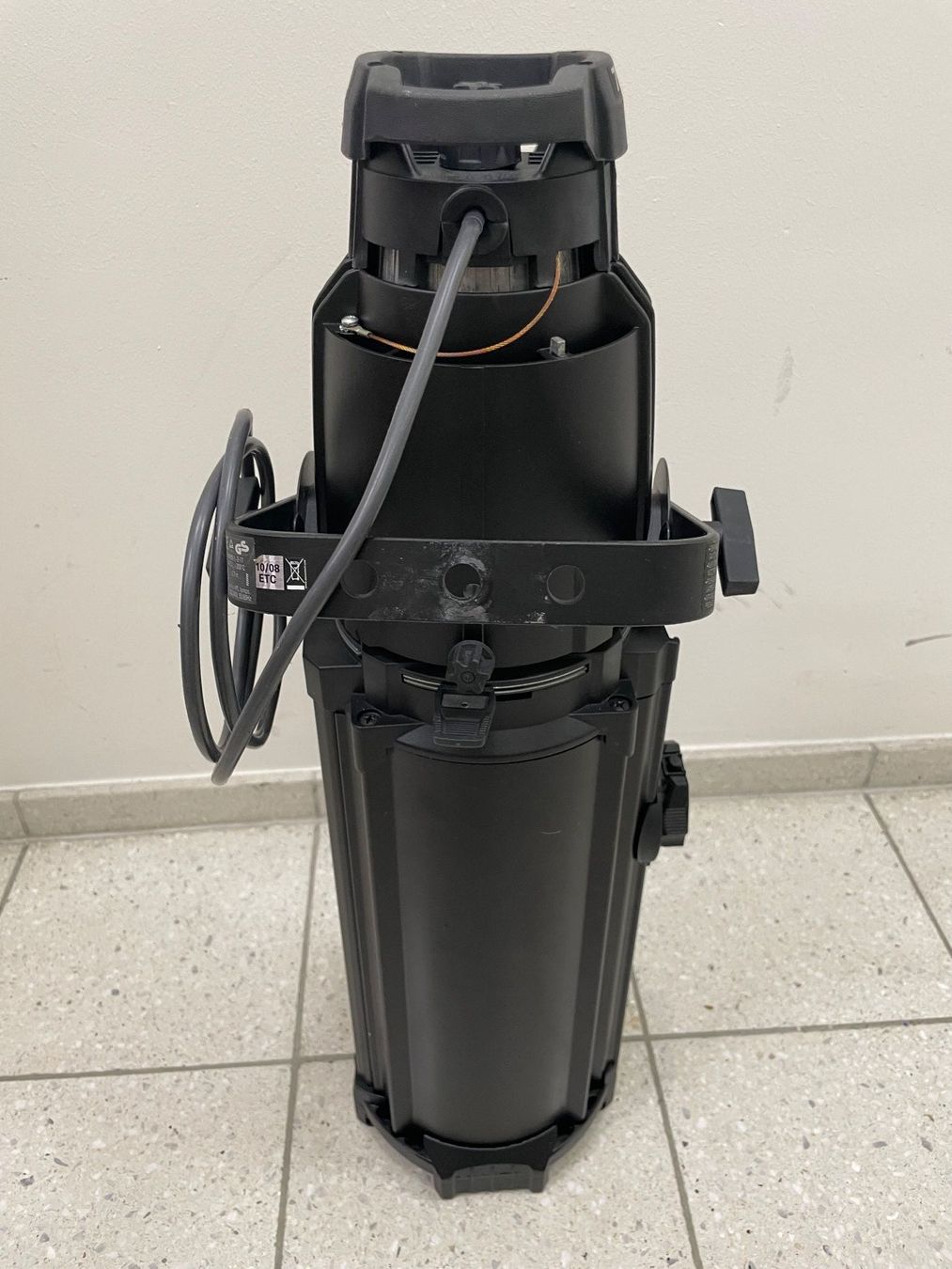 Lampade: Scheinwerfer ETC 750W – Usato da Hittnau venduto da pianokeller 4