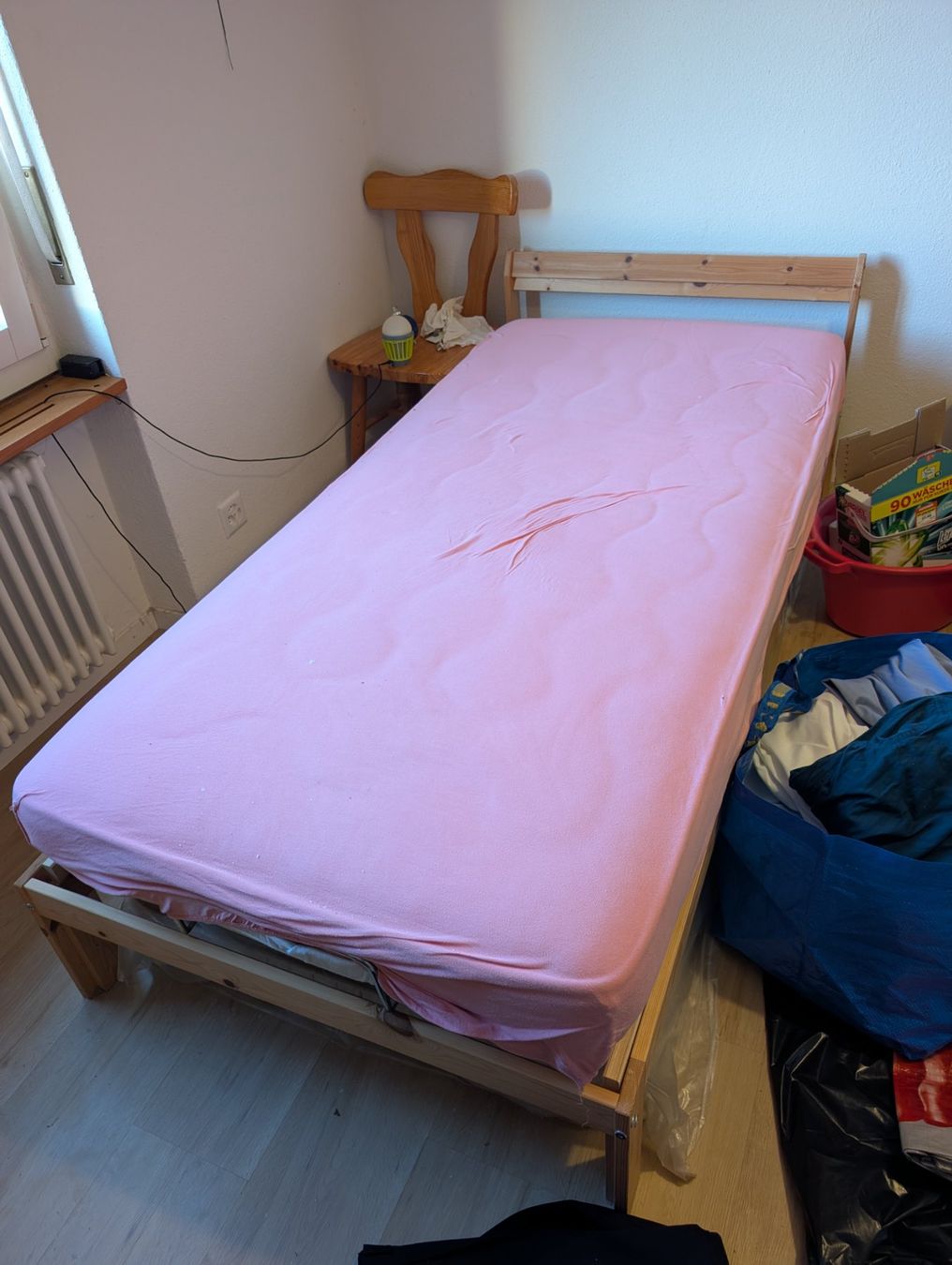 Ikea Letti: Einfaches Holzbett komplett – Usato da Zofingen venduto da chAALp077