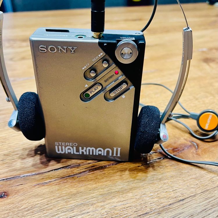 Sony Walkman WM-2 mit orig. Kopfhörer MDR-4L1S defekt | Kaufen auf Ricardo