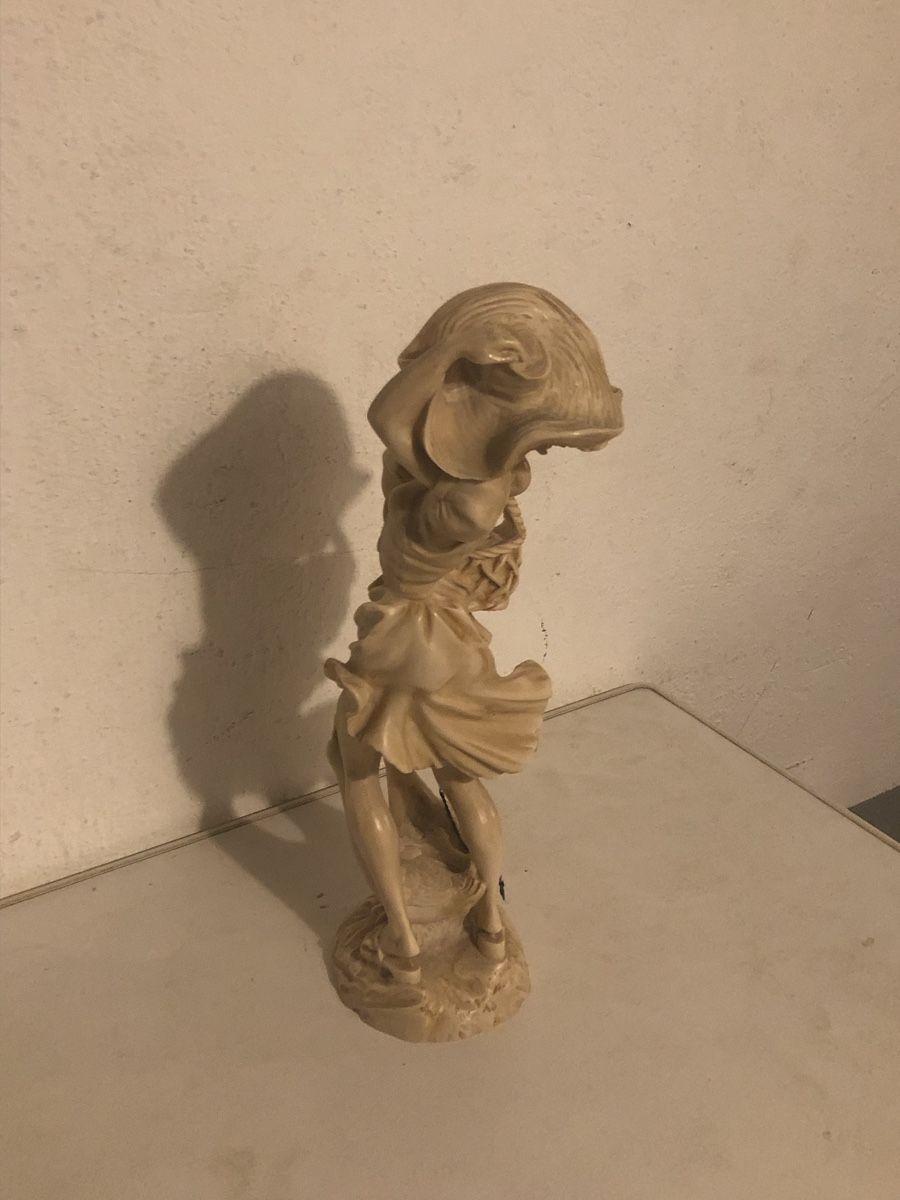Figuren: Figur einer Dame mit Korb, Vintage, ca. 25cm – Defekt aus Arbon von Wladimir1 4