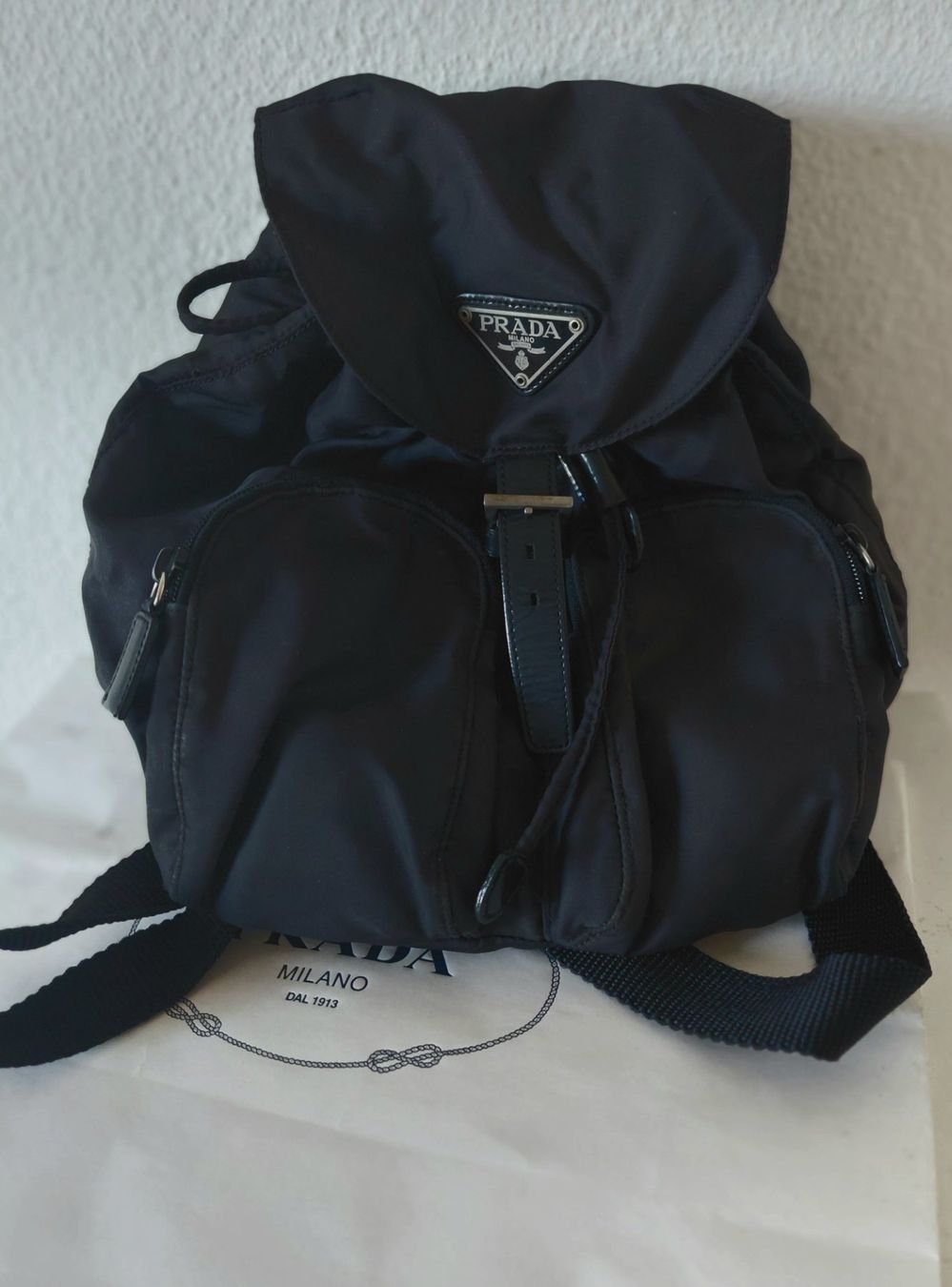Prada Zaini: Prada Mini Rucksack Schwarz Nylon – Usato da Horgen venduto da zur_jq85 1