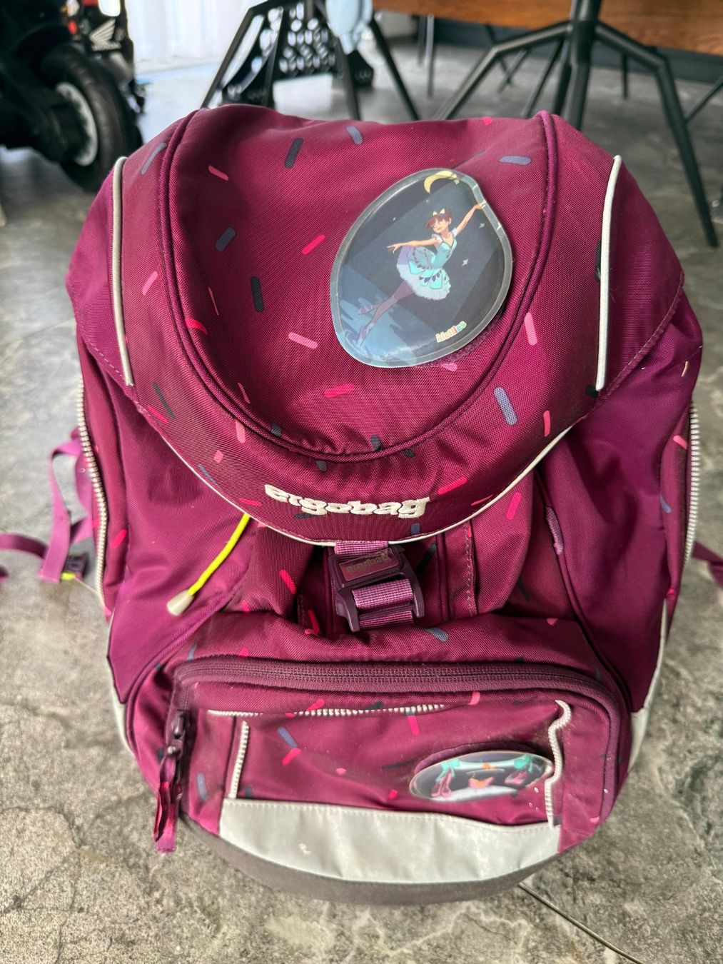 Sacs & sacs à dos: ergobag Schulranzen Set Beere – Neuf (Voir description) à Basel par M2831 1