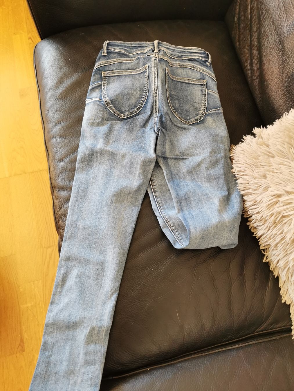 Jeans: Push up jeans slim  – Usato da Sempach venduto da .1SecondBrands. 1