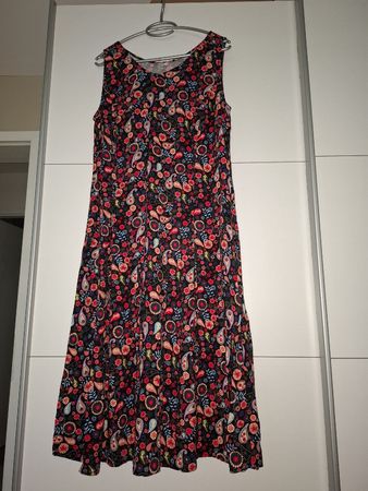 Kleid mit Blumenmuster und Paisley Grösse M Länge 115 cm