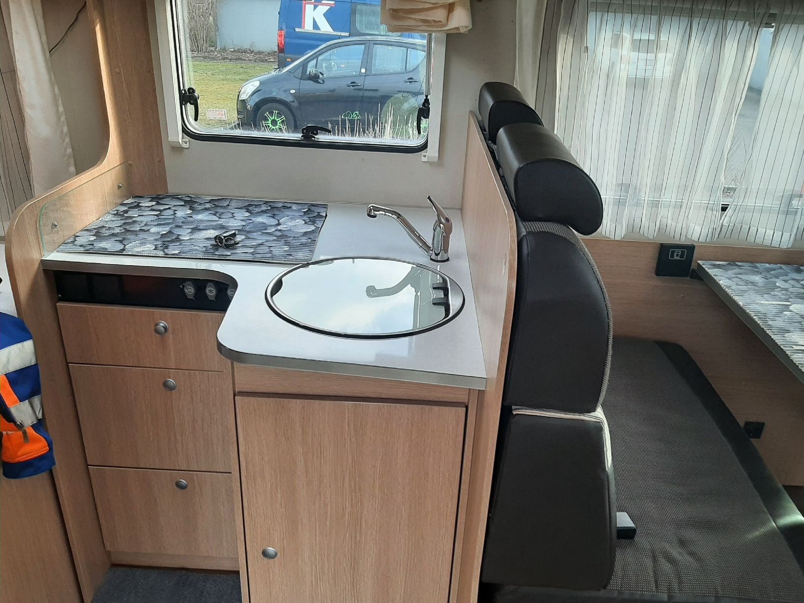 Sunlight Véhicules de camping: Sunlight T64 mit Hubbett – D'occasion à Bütschwil par Ronja28 7