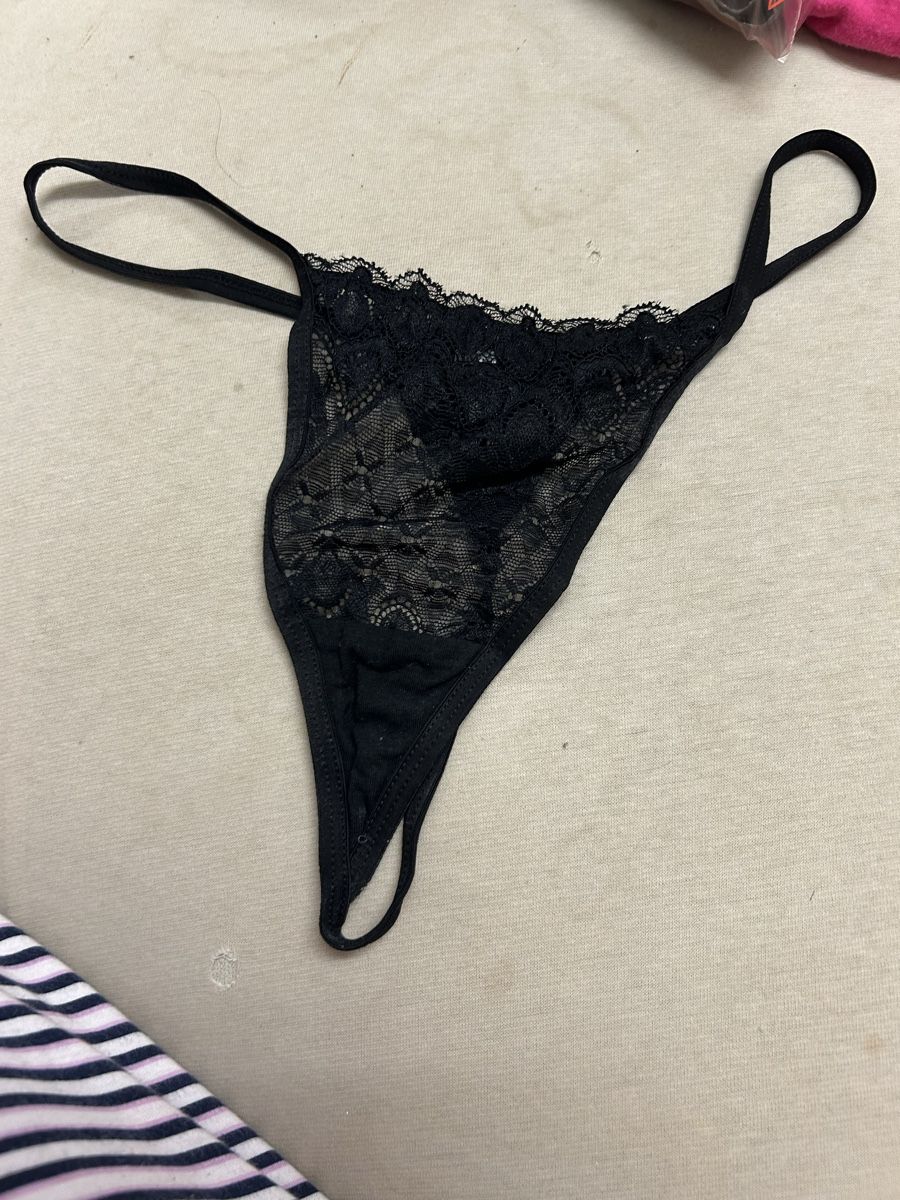 Autres dessous: string l – D'occasion à Zürich par 11Zitronenfalter