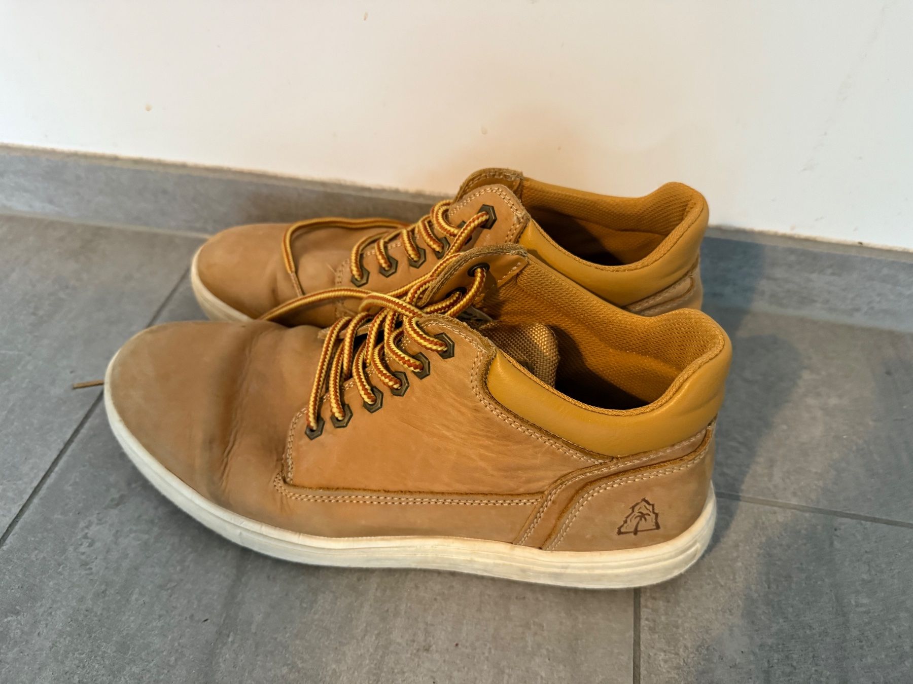 Scarpe da uomo: Herrenschuhe Beach Mountain,Gr. 43 – Usato da Luzern venduto da Heliconius 1