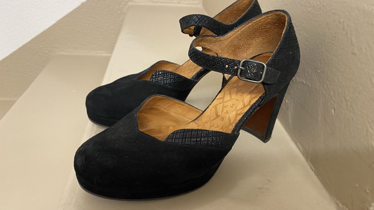 Chie Mihara Scarpe da donna: Schwarzer Chie Mihara Lederpumps 39 – Usato da Magden venduto da Gondwina