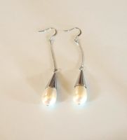 Elegante Ohrhänger mit Wachs-Perlen