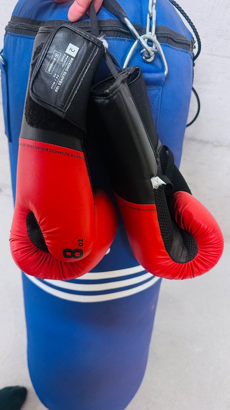 Boxsäcke: Adidas Boxsack mit Boxhandschuhen – gebraucht – Gebraucht aus zürich von funnanbuolica 1