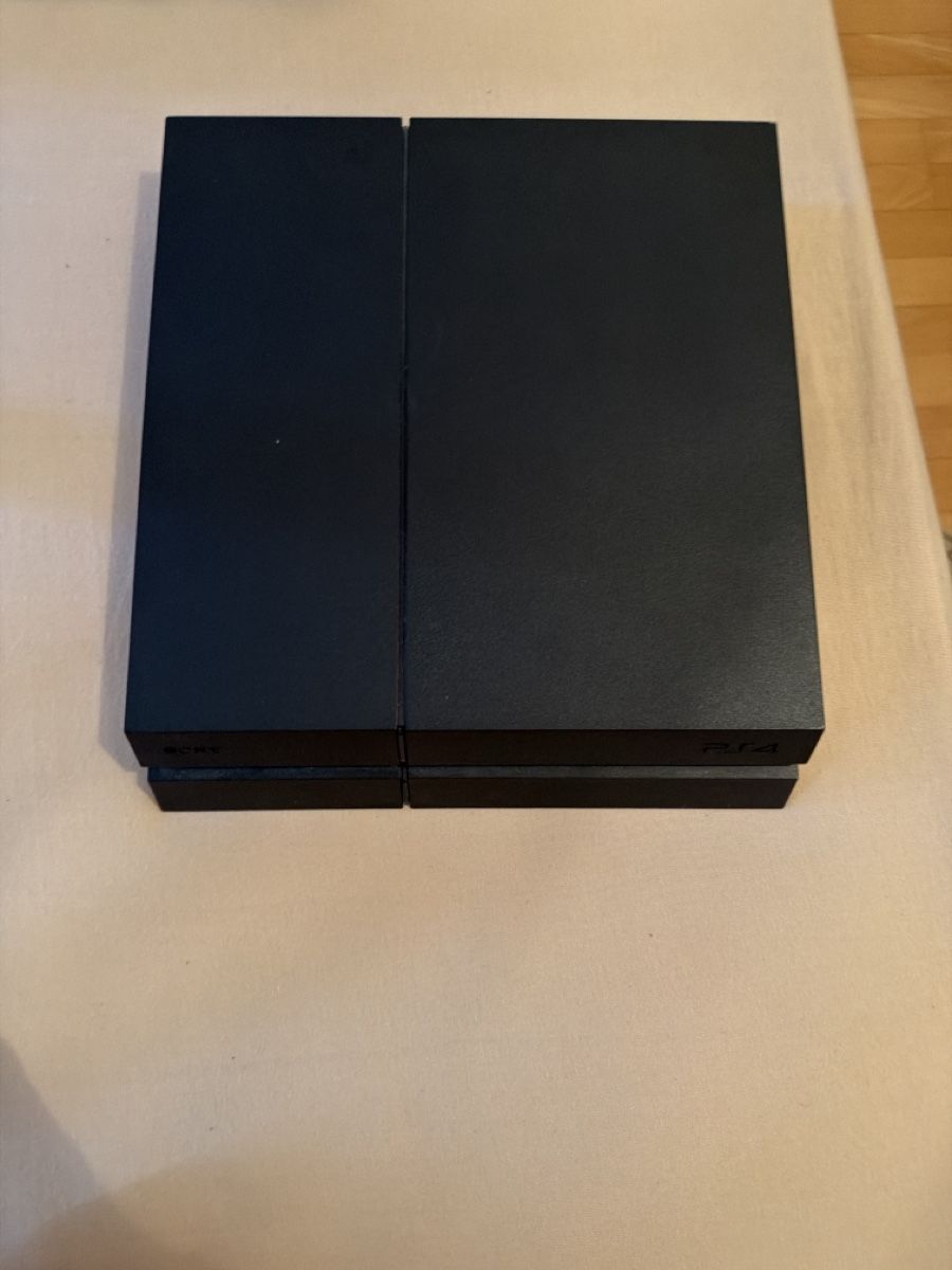 Sony Console: Sony PlayStation 4 Konsole schwarz mit Controller  – Nuovo (secondo la descrizione) da Oftringen venduto da Kad.Ha