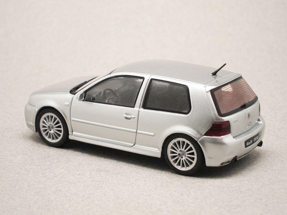 VW Golf IV R32 2002-2004 silber met. 1:43 von Solido (Neu und ...