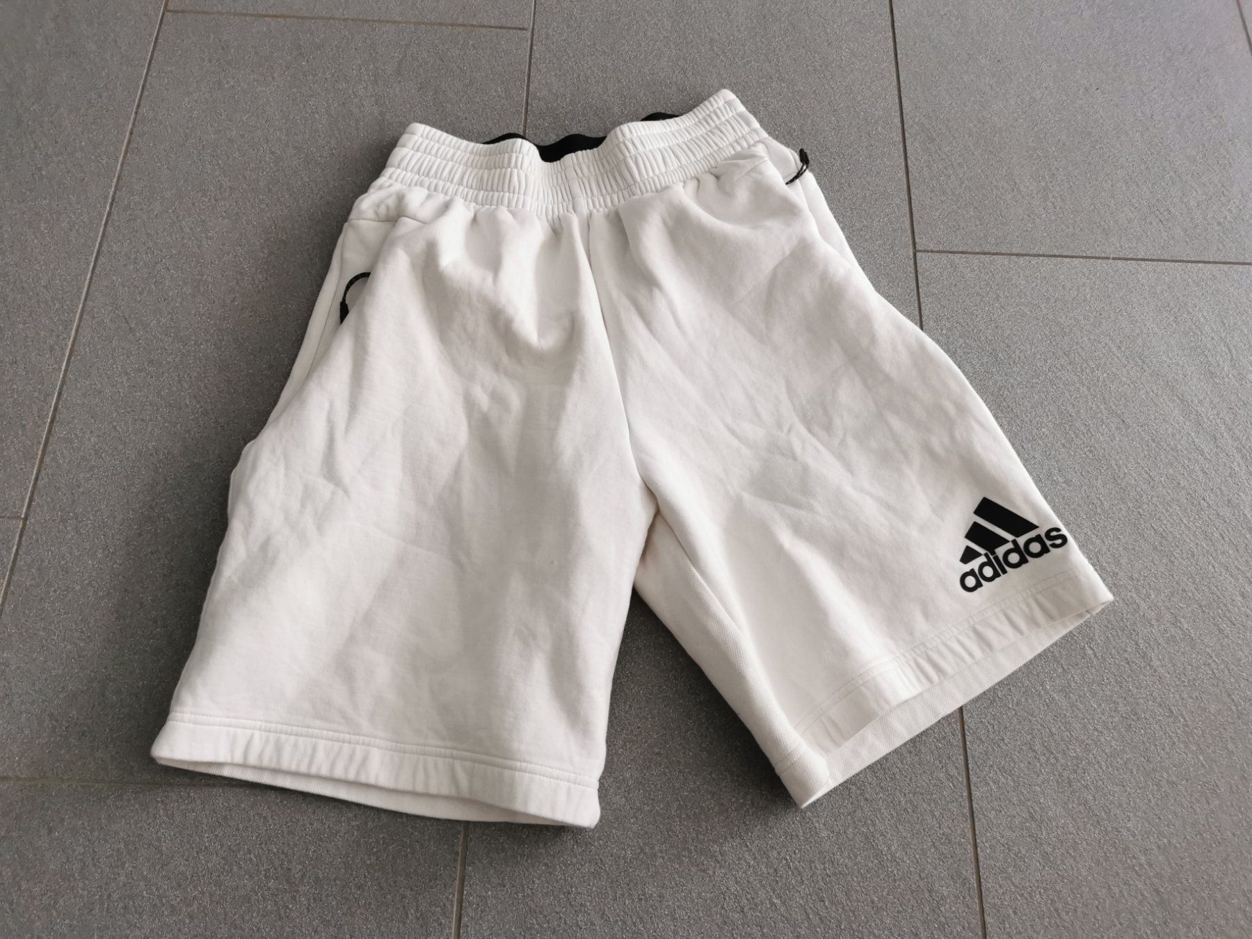 Adidas Hosen: Neue Adidas Hosen – Gebraucht aus Luzern von larissa_n