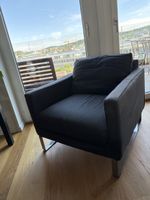 Bequemer Sessel Anthrazit mit Metallfüssen, guter Zustand