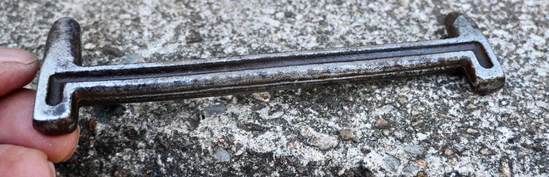 Tutti gli attrezzi: ANTIKER Unterhauer mit Rille HUFMESSER – Usato da Pfaffhausen venduto da mono_rec 7