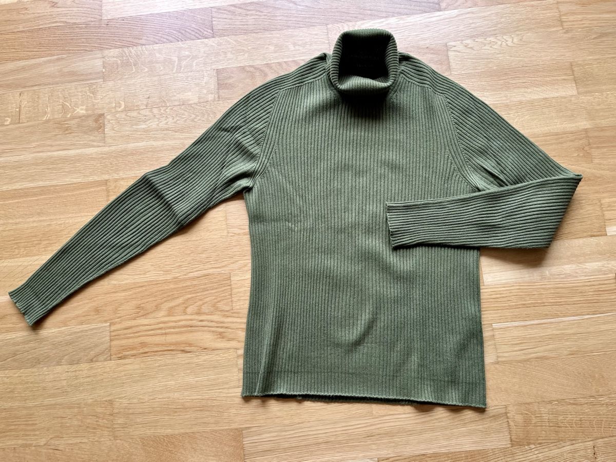 Pullover & Sweatshirts: Pull col roulé VALENTINO en cachemire – Gebraucht aus Montreux von giades