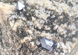 Mineralien: Anatas - Rutil - Magnetit Typisch die Mineralien