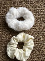 Zwei Haargummis Scrunchies weiss und creme neuwertig