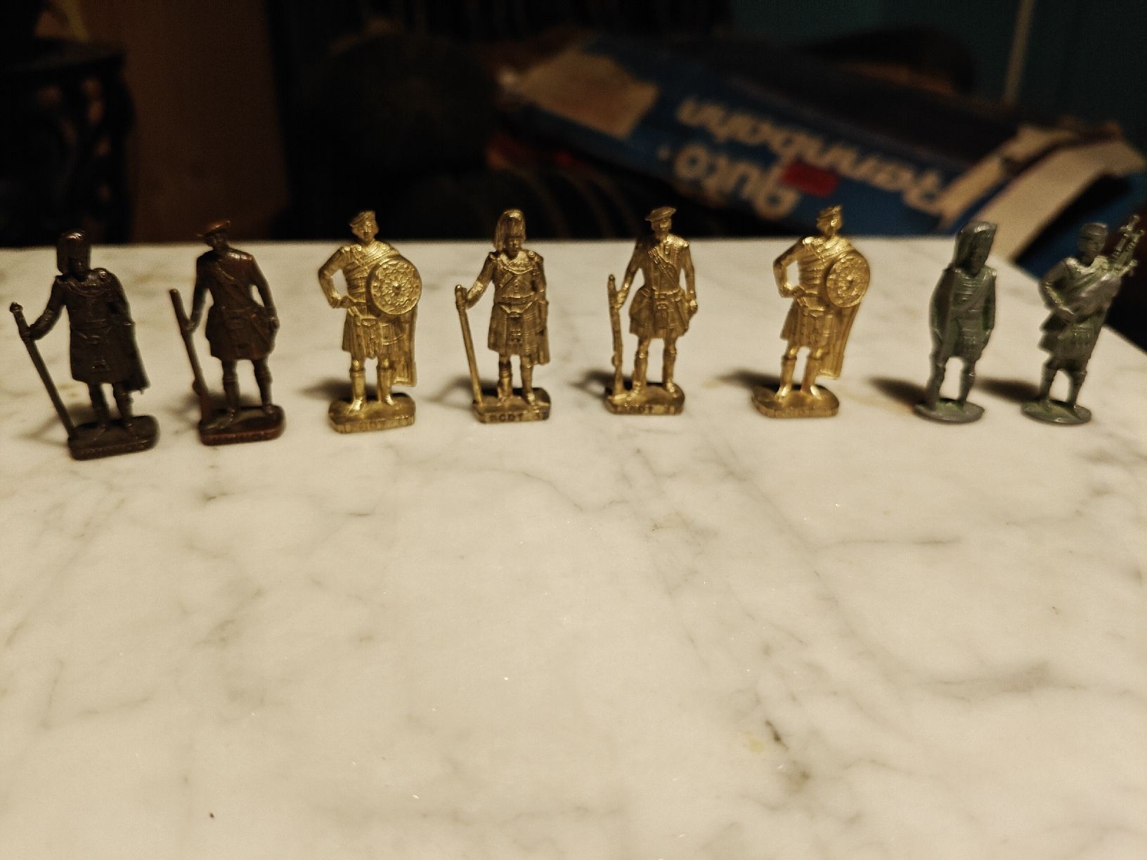 Figuren: 8 Schotten ü ei Metallfiguren  – Gebraucht aus Ebnat Kappel von Noah2512