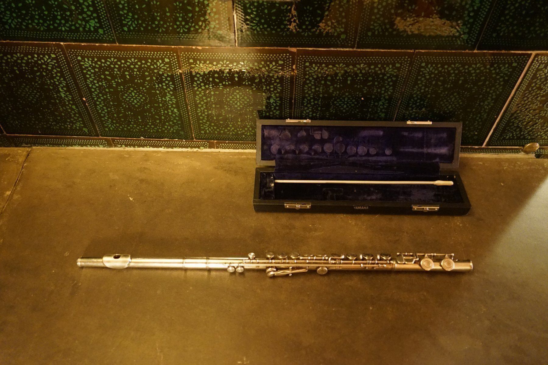 Strumenti musicali: Querflöte Silber Yamaha YFL42 – Usato da Hinwil venduto da Schaempi1 2