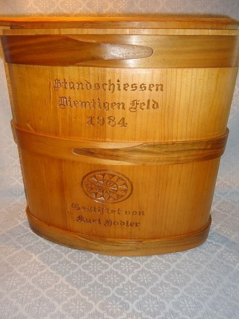 Articoli in legno: Butter - Holzgefäss, oval mit Deckel – Usato da Ergisch venduto da Haemmerli59 2
