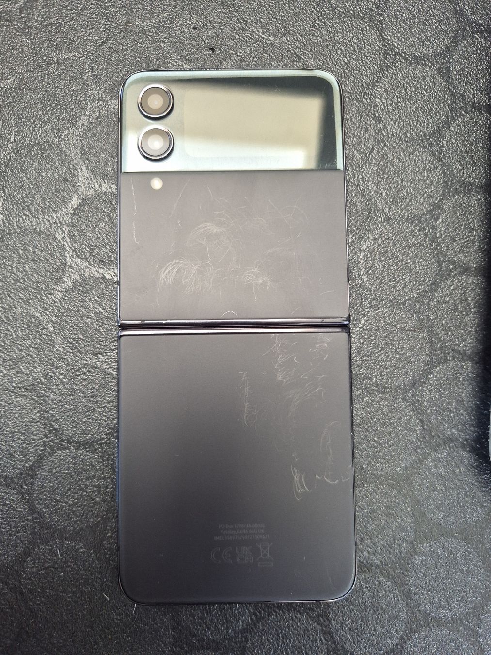 Samsung Telefoni cellulari / Smartphones: samsung z flip 4 défectueux (écran)  – Difettoso da Estavayer-le-Lac venduto da gelbi01
